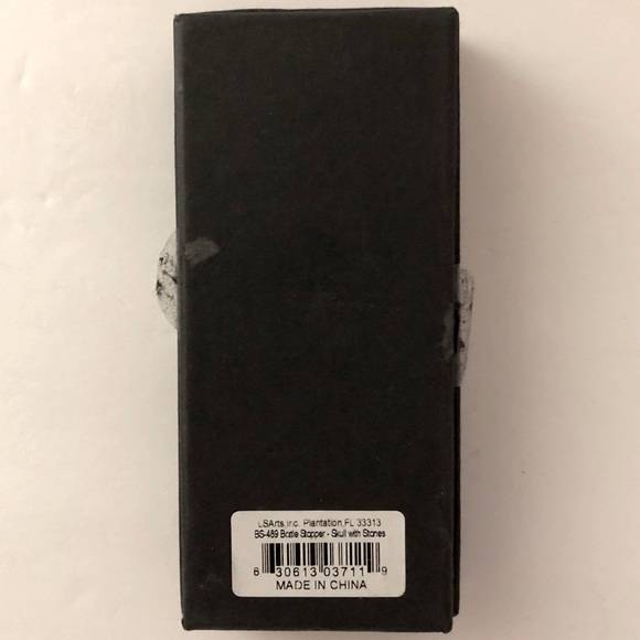 Unique Skull w/Rhinestones Bottle Stopper - Picture 8 of 8